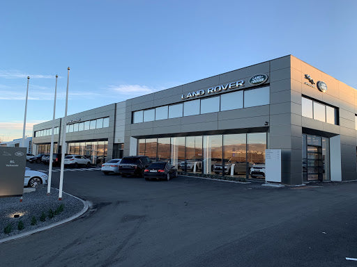 Álklæðning á fyrirtæki á Íslandi